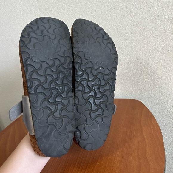 Birkenstock Gizeh Women’s Size 9 40 Metallic Slip On Birko-Flor Silver Sandal - Picture 7 of 11